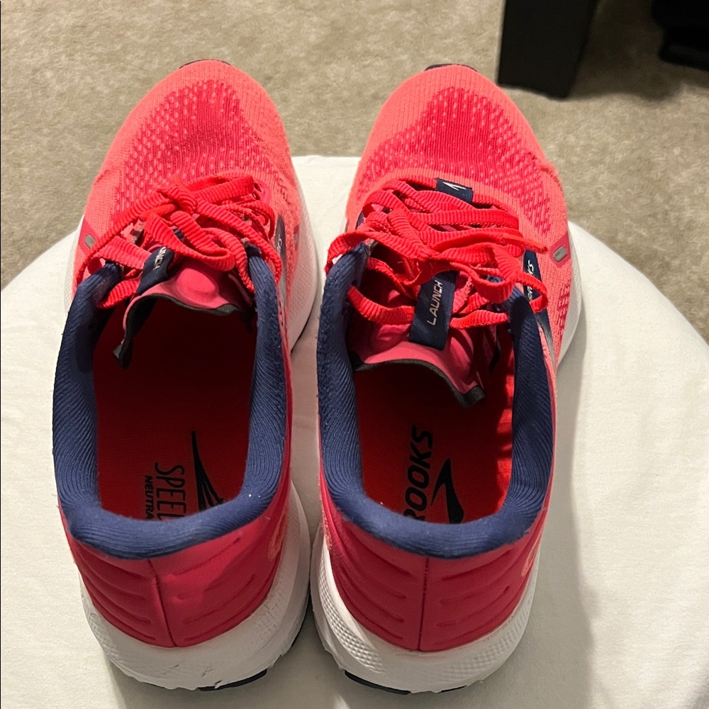 Brooks Women's Running Shoes - Pink/Blue. See photos for imperfections. SZ 8.5 - Picture 5 of 9